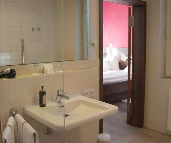 Отель Teuchelwald