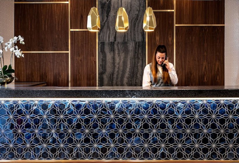 酒店 The Inn On The Lake