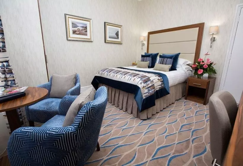 Отель The Inn On The Lake