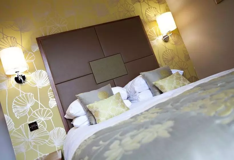 Отель The Inn On The Lake