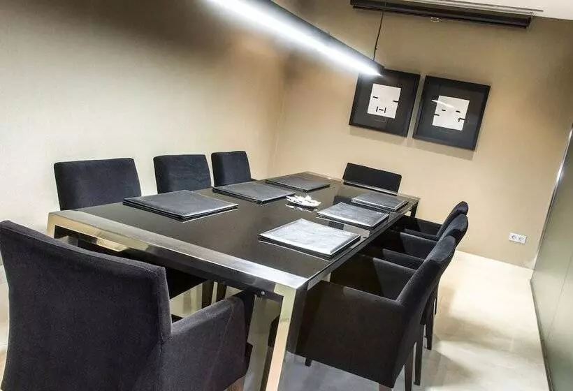 Отель Zenit Pamplona