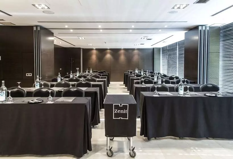 Отель Zenit Pamplona