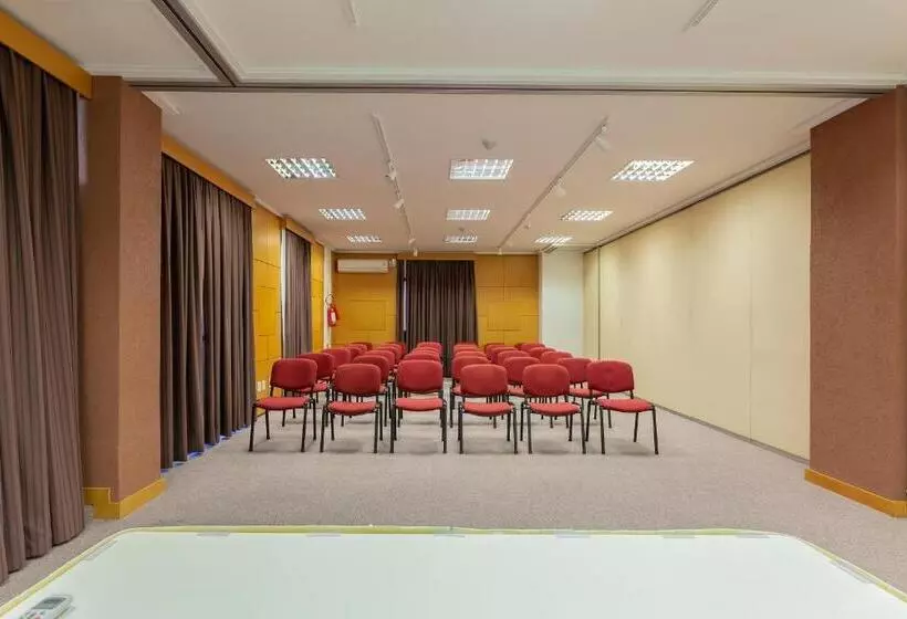 Tri Hotel Executive Criciúma