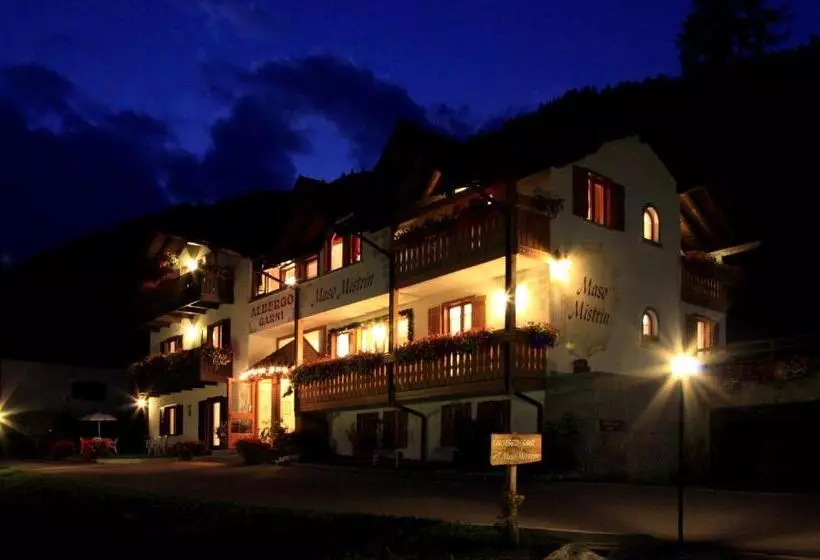 Hotelli Albergo Garnì Maso Mistrin