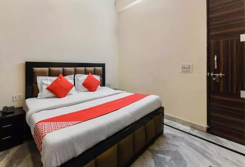 Hotelli Oyo 22968 Devanshi Residency
