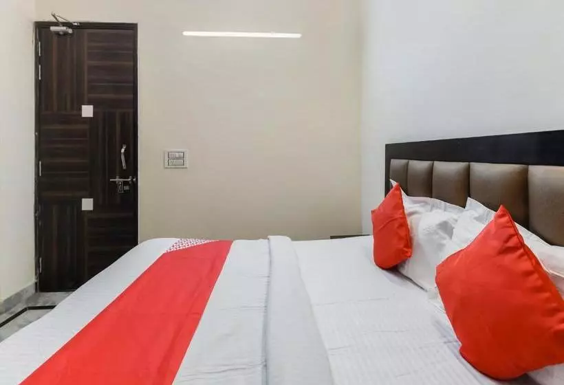 Hotelli Oyo 22968 Devanshi Residency