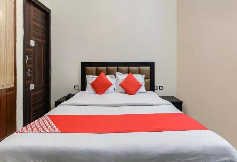 Hotelli Oyo 22968 Devanshi Residency