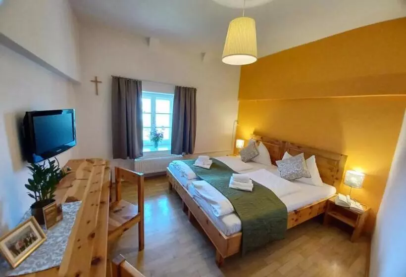 Hotelli Stift St. Georgen Am Längsee