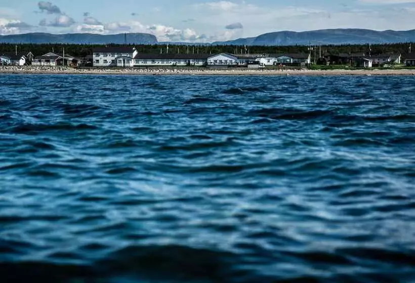 Shallow Bay Motel & Cabins Conference Centre