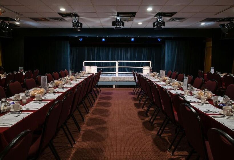 Shallow Bay Motel & Cabins Conference Centre