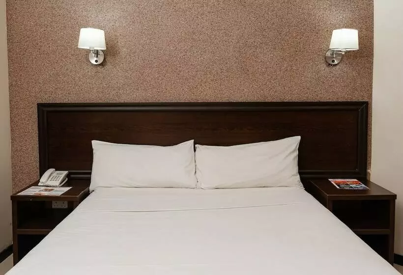 هتل Bayside Lodge 108