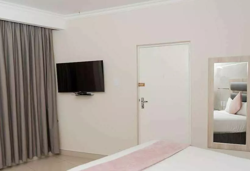هتل Bayside Lodge 108