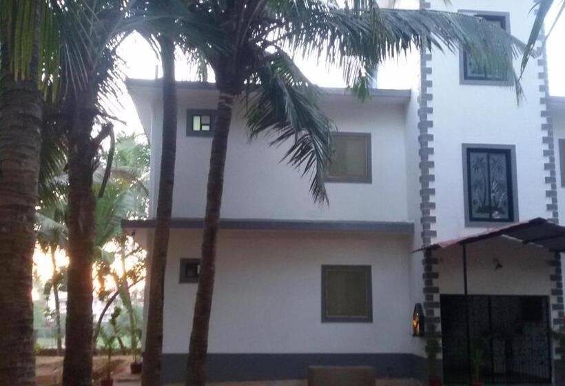 פנסיון Palm Shades Spring