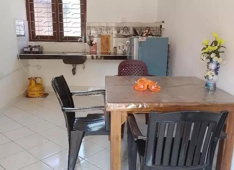 پانسیون Sea Side Bay House