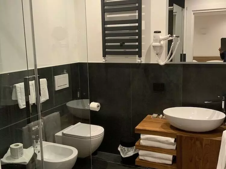 هتل Albergo Cappello E Cadore