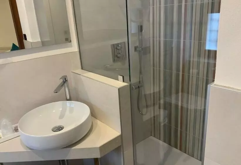 هتل Albergo Cappello E Cadore