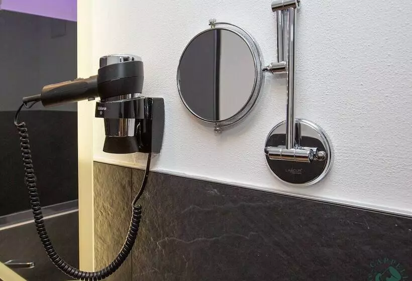 هتل Albergo Cappello E Cadore