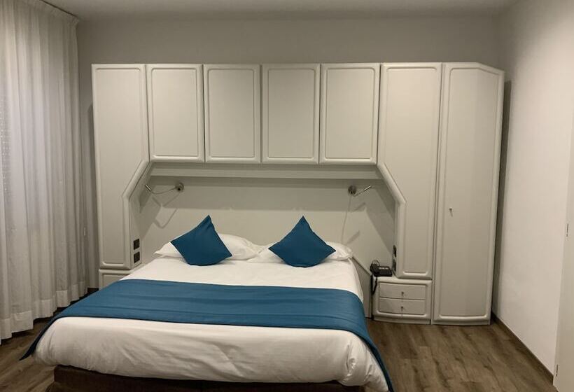 هتل Albergo Cappello E Cadore