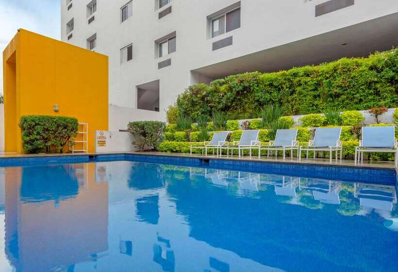 فندق Comfort Inn Monterrey Valle