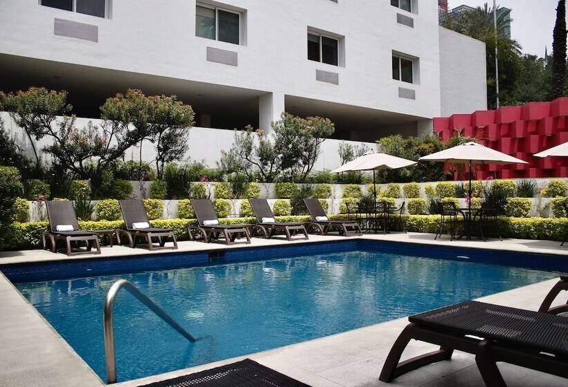 فندق Comfort Inn Monterrey Valle