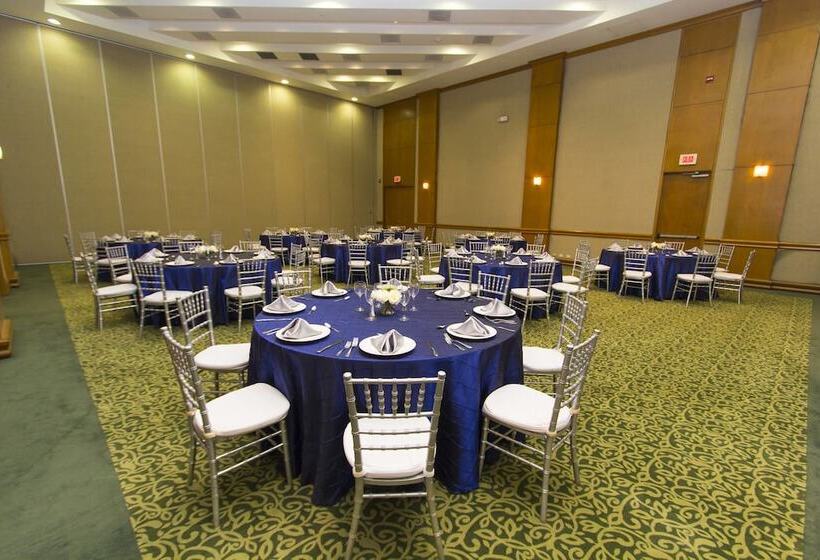 فندق Courtyard Monterrey San Jeronimo