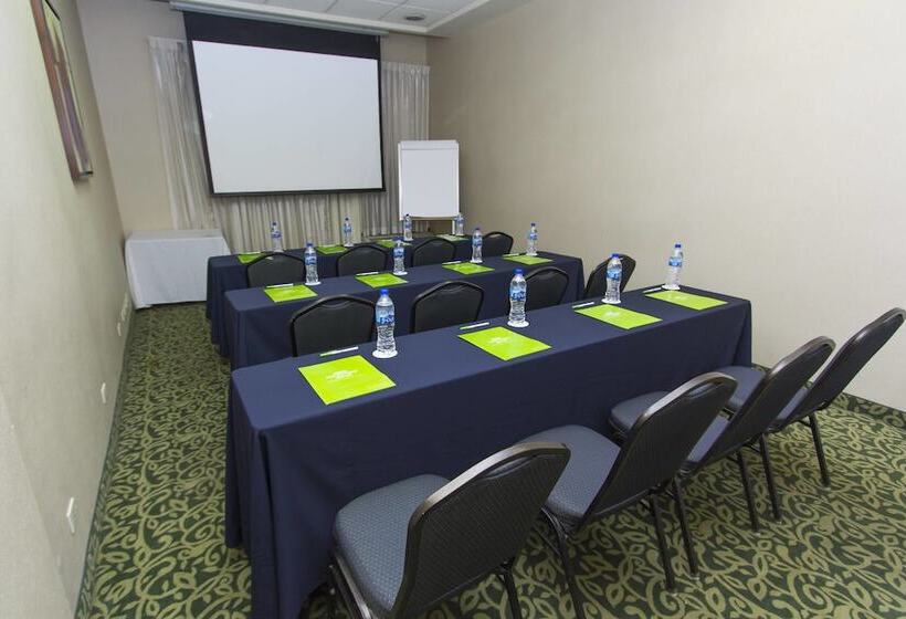 فندق Courtyard Monterrey San Jeronimo