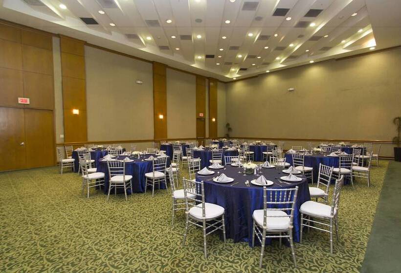 فندق Courtyard Monterrey San Jeronimo