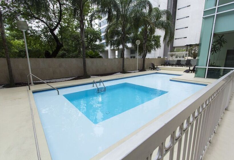 فندق Courtyard Monterrey San Jeronimo