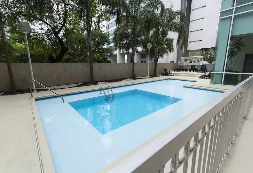 هتل Courtyard Monterrey San Jeronimo