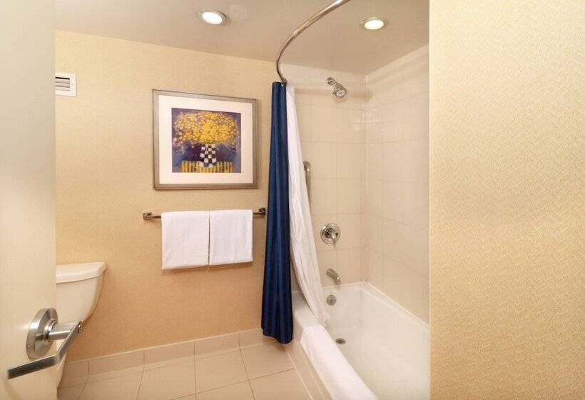 فندق Courtyard Monterrey San Jeronimo