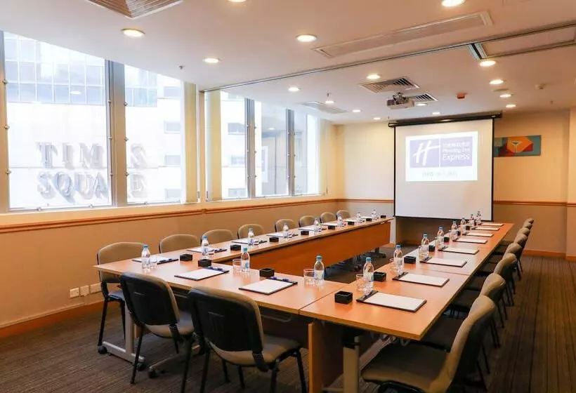 هتل Holiday Inn Express Hong Kong Causeway Bay, An Ihg