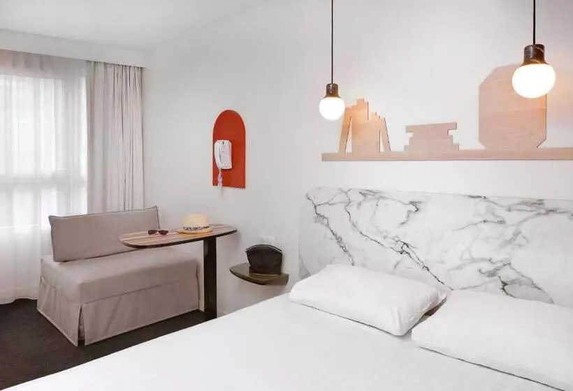 Отель Ibis Styles Vichy Centre