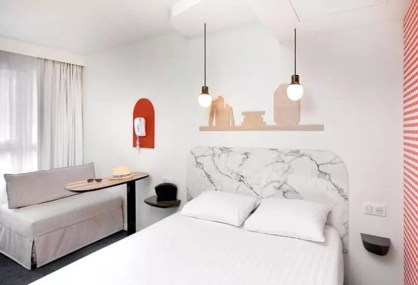 Отель Ibis Styles Vichy Centre