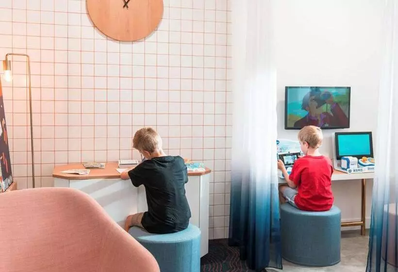 Отель Ibis Styles Vichy Centre