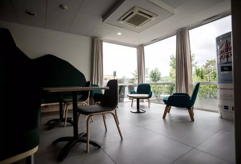 Hotelli Kyriad Clermont Ferrand Sud  La Pardieu