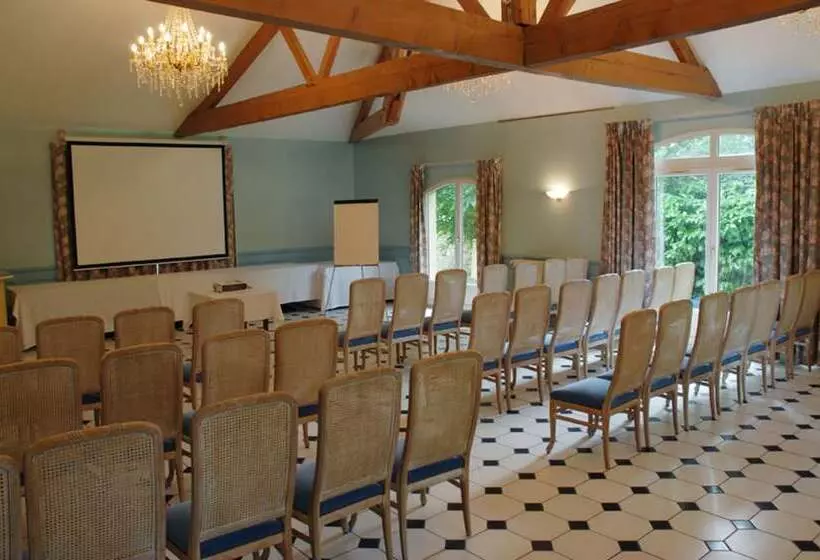 Отель L Orangerie Du Chateau Des Reynats