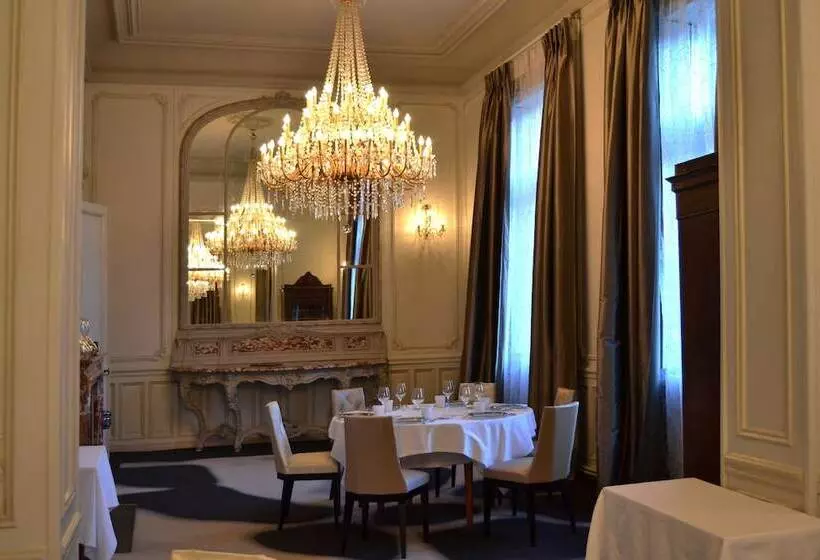 Отель L Orangerie Du Chateau Des Reynats