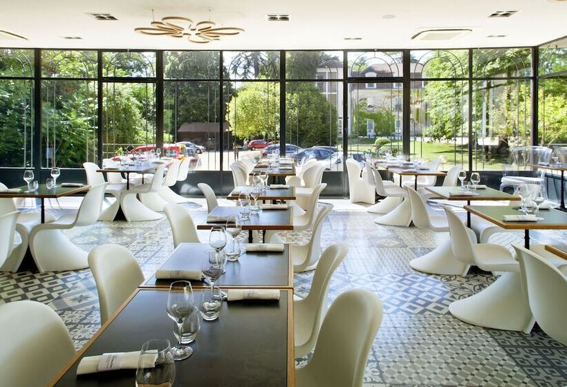 호텔 L Orangerie Du Chateau Des Reynats