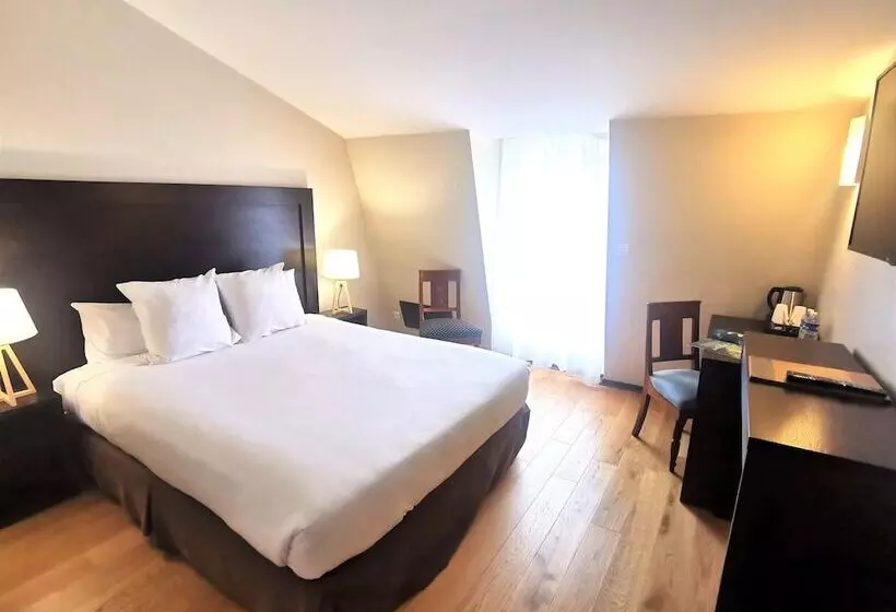 Отель L Orangerie Du Chateau Des Reynats