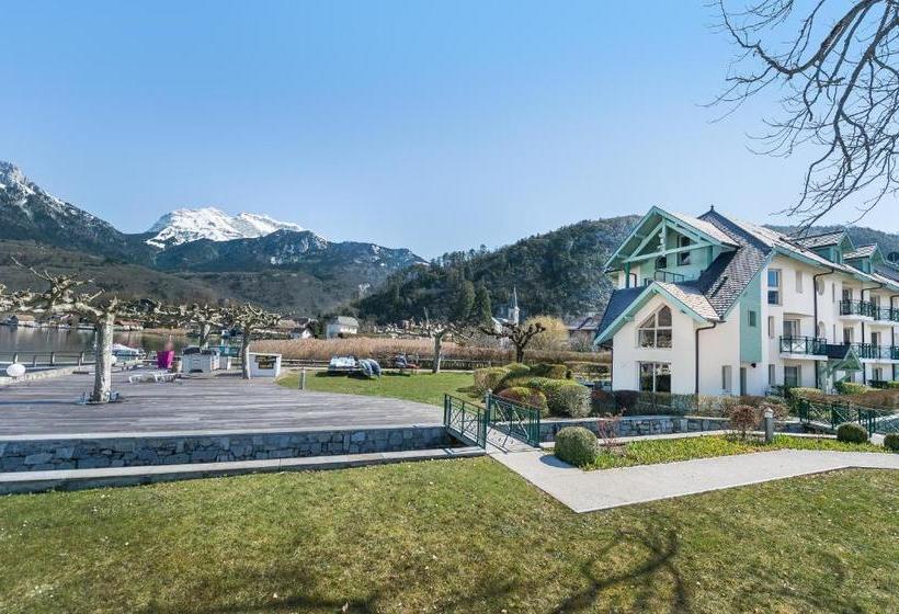 Отель Studio Les Pieds Dans L Eau