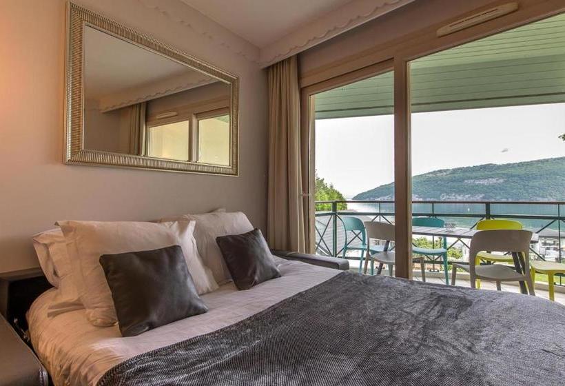 Отель Studio Les Pieds Dans L Eau