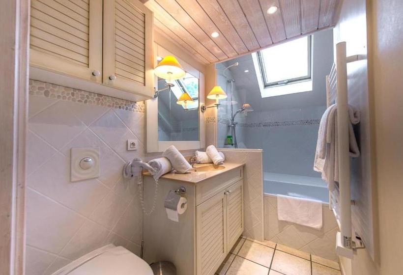 Отель Studio Les Pieds Dans L Eau