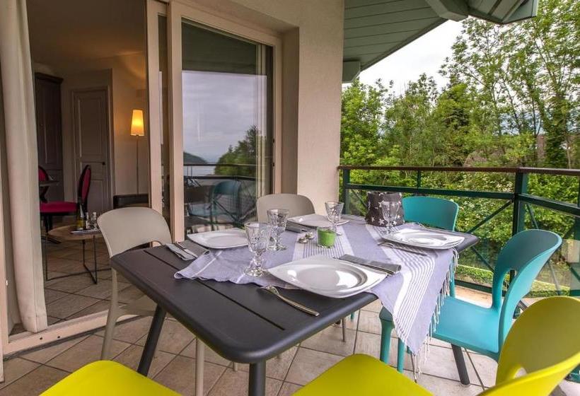 Отель Studio Les Pieds Dans L Eau