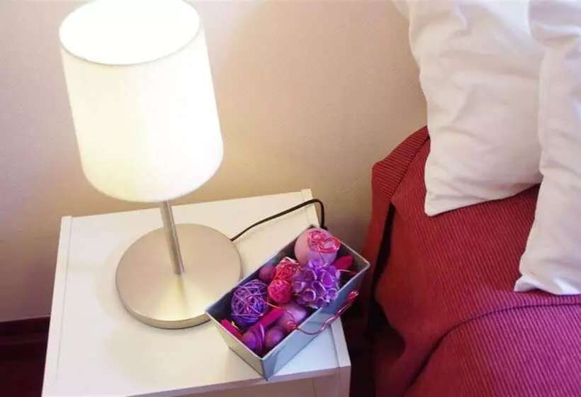 ホテル Logis Hôtel La Résidence, Cognac Centre