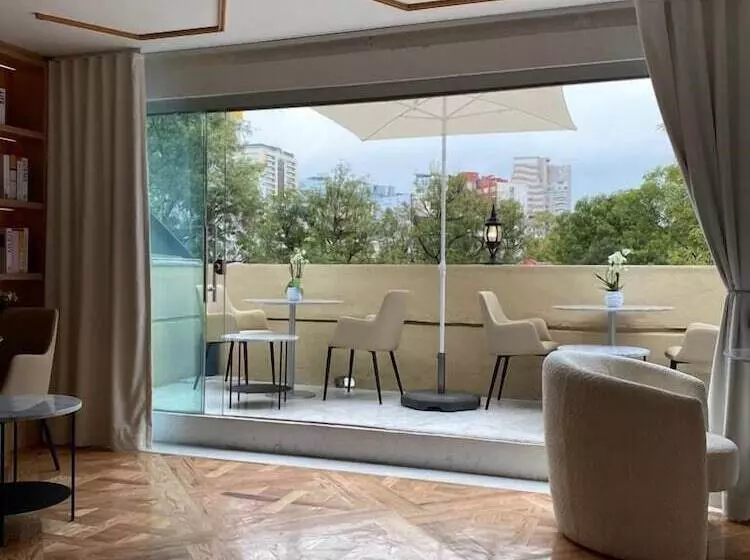 Отель Residence L´ Heritage Tennyson By Bluebay