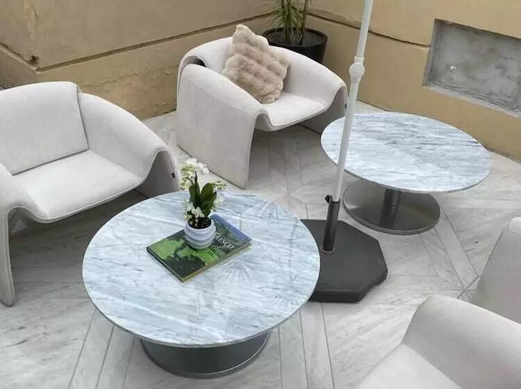 Отель Residence L´ Heritage Tennyson By Bluebay