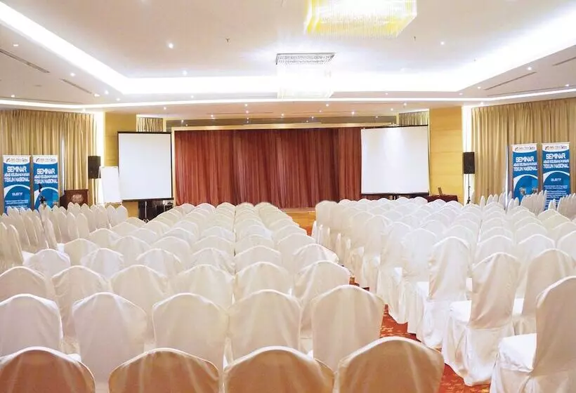 ホテル Sabah Oriental