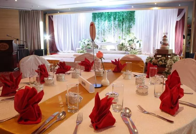 ホテル Sabah Oriental