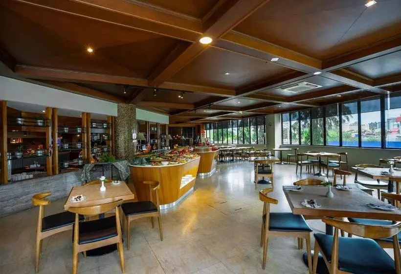 ホテル Sabah Oriental