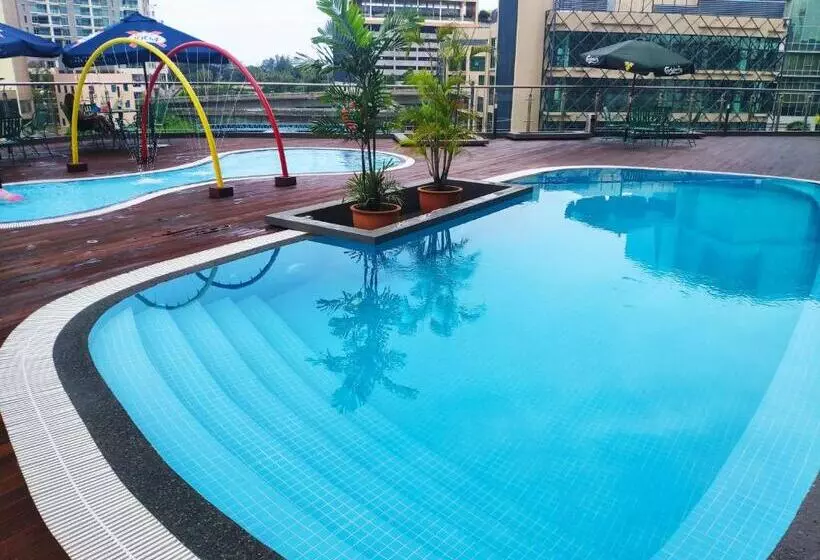 ホテル Sabah Oriental